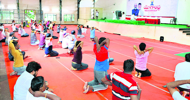 యోగాతో ఆరోగ్యకర జీవితం 1