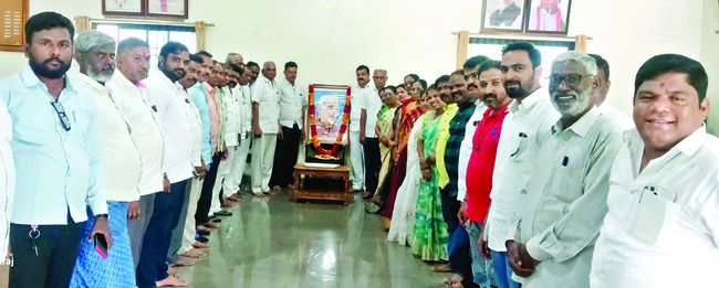 నెహ్రూ సేవలు అనన్యం 3