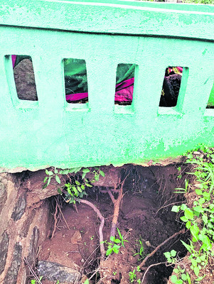 నర్సింహులపేట, కురవిలో భారీ వర్షం1