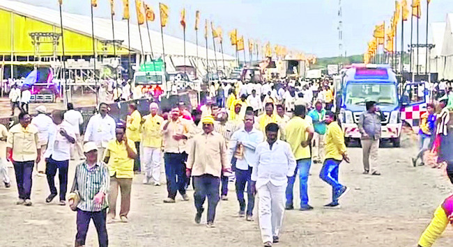 అక్కడ కిక్కు.. ఇక్కడేమో ట్రాఫిక్కు! 4