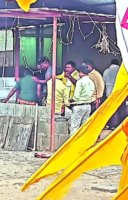 అక్కడ కిక్కు.. ఇక్కడేమో ట్రాఫిక్కు! 1