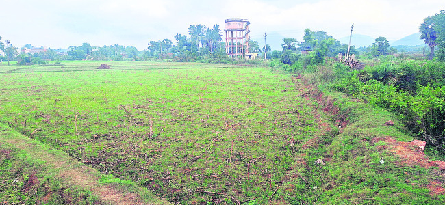 దర్జాగా ప్రభుత్వ భూముల కబ్జా 1