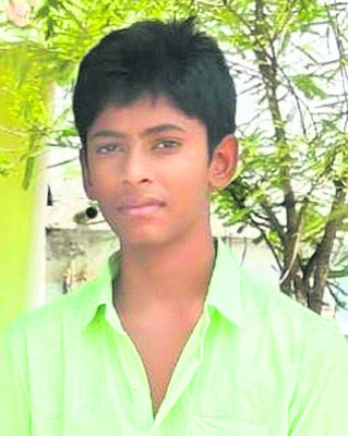 లాంజ్ బాత్రూమ్లో యువకుడి మృతి 1