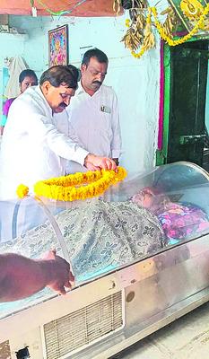 ఇసుక ట్రాక్టర్ పట్టివేత 1