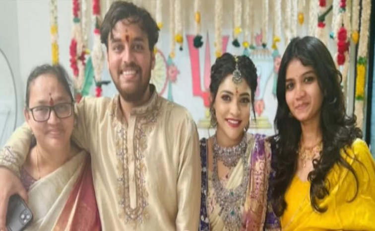 Jabardasth Ishwarya New Housewarming Function Photos4