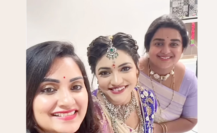 Jabardasth Ishwarya New Housewarming Function Photos9