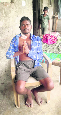 ఆపదలో ఉన్నాం.. ఆదుకోండి 1
