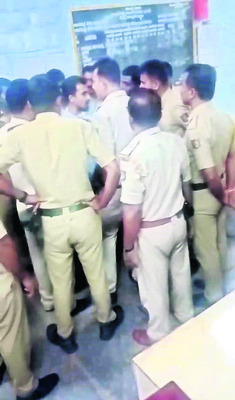 సెంట్రల్‌ జైలులో నిందితుల రాద్ధాంతం1