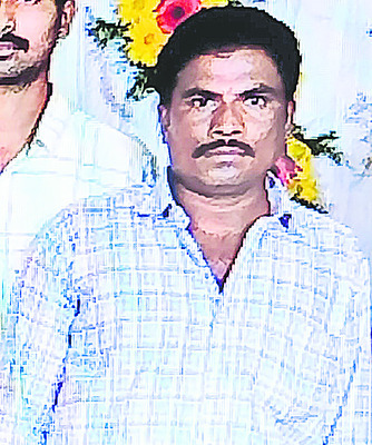 రూ.12 లక్షలతో  అక్కౌంటెంట్‌ పరారు1