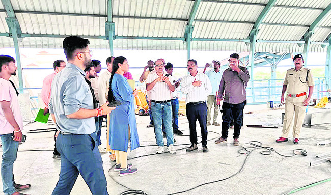 కోటను సందర్శించిన మాల్దీవ్స్ దేశస్తులు1