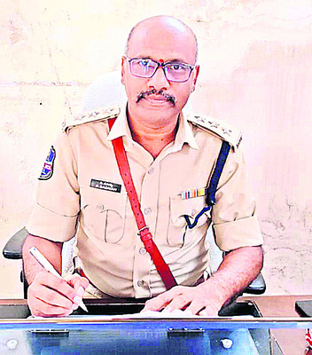 కోటను సందర్శించిన మాల్దీవ్స్ దేశస్తులు2