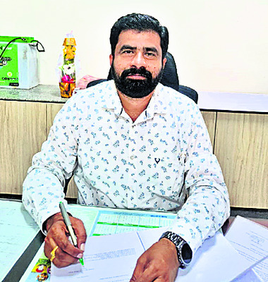 దుక్కులు దున్ని.. గొర్రుకొట్టిన అన్నదాతలు11
