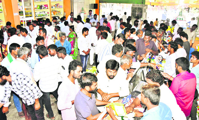 దుక్కులు దున్ని.. గొర్రుకొట్టిన అన్నదాతలు1