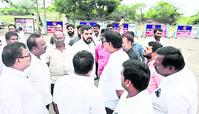 అక్రమ కేసులకు భయపడే ప్రసక్తే లేదు 1