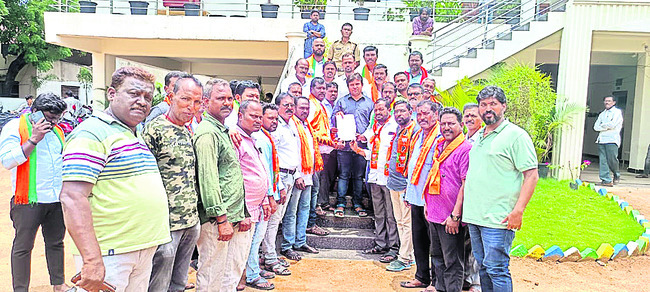 పట్టణాభివృద్ధికి కృషి చేయాలి 2