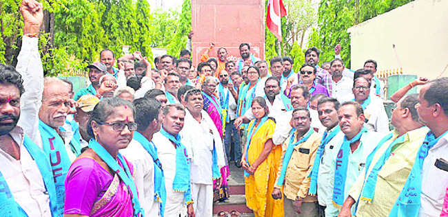 కోర్టు ఆవరణలో ఆటో  దొంగిలించిన వ్యక్తి అరెస్ట్‌
1