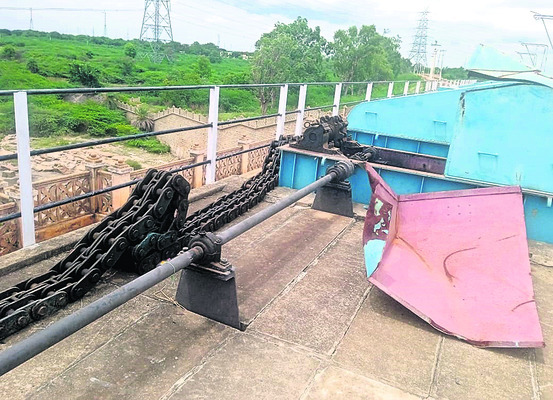 ఈ పనులకు మోక్షమెన్నడో! 2