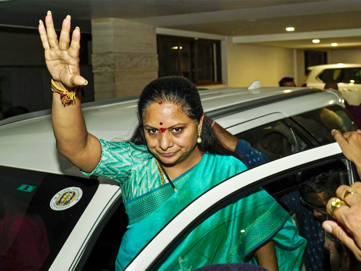Kalvakuntla Kavitha Sensational Comments On Brother KTR7
