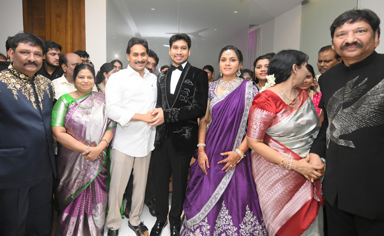 YS Jagan Attends Jogi Ramesh Son Wedding Reception Photos2