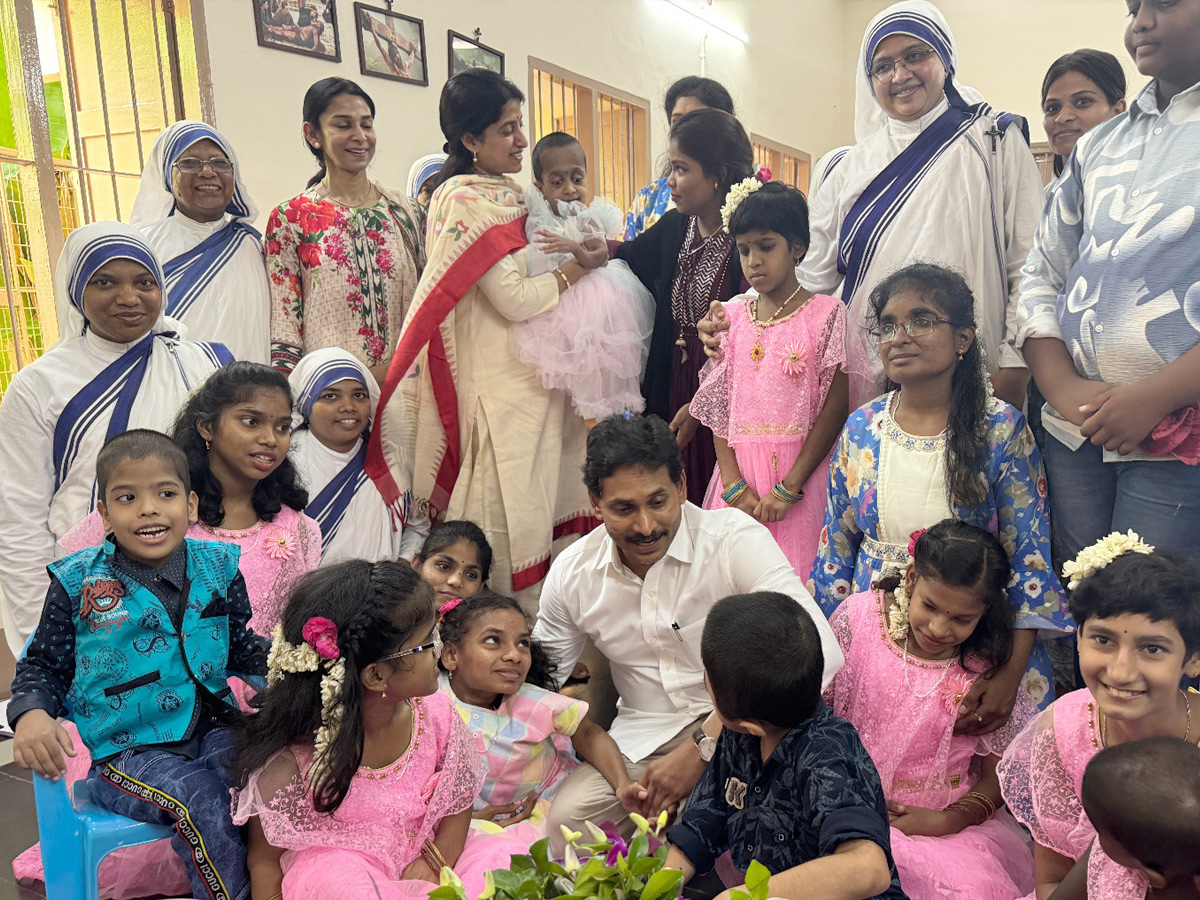 YS Jagan Family Participated In Raja Reddy Jayanthi Celebrations Photos5