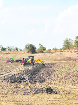 ● జిల్లాలో పడిపోతున్న భూగర్భజలాలు ● ఇచ్చోడలో 30మీటర్ల ల1