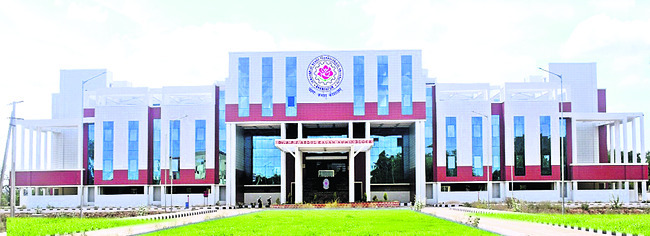 8 నుంచి పీజీ పరీక్షలు1