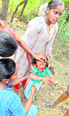 ఆటోను ఢీకొన్న జేసీబీ 1