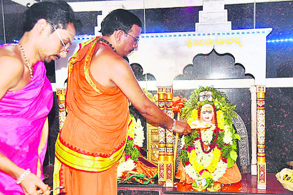 ఘనంగా శంకరాచార్యుల జయంతి3