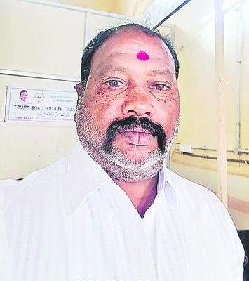 రోడ్లపై కల్లాలు.. ప్రమాదాలకు నిలయాలు2