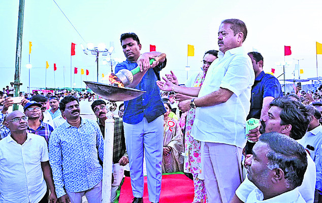 బీచ్ కబడ్డీ పోటీలు ప్రారంభం 1