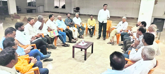 ఎనిమిది మంది వైద్యులపై కలెక్టర్‌కు నివేదిక1