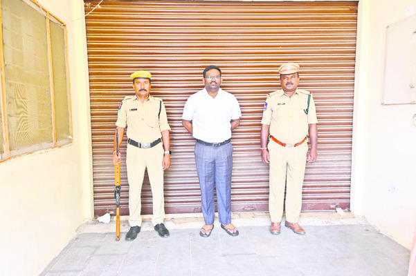 ఈవీఎం గోడౌన్ పరిశీలన 1