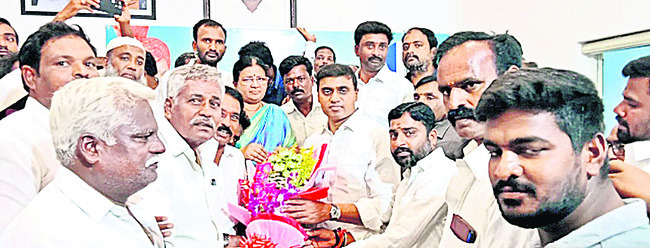ప్రజల పక్షాన పోరాడండి 1