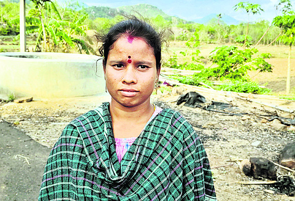 చీడిపూడిలో రేషన్ సరుకుల పంపిణీలో కోత 1