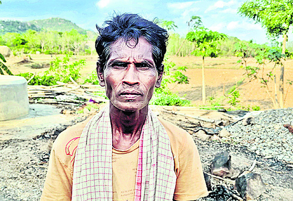 చీడిపూడిలో రేషన్ సరుకుల పంపిణీలో కోత 3