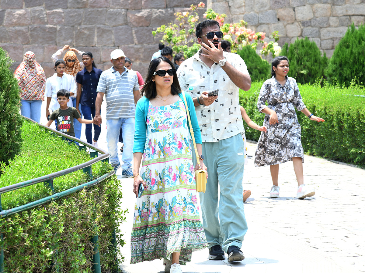 Hyderabad: Tourists throng Golconda Fort Photos3