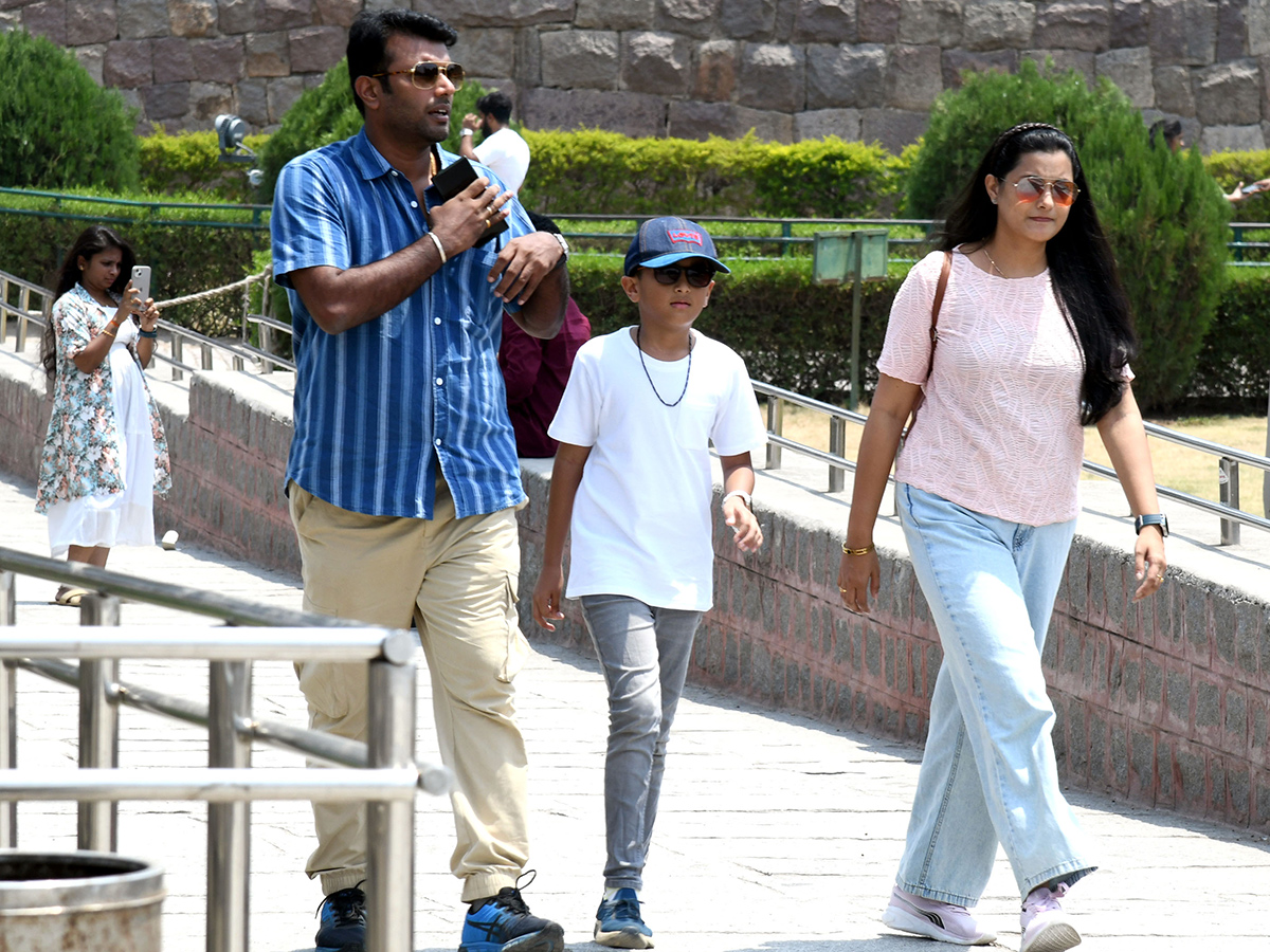 Hyderabad: Tourists throng Golconda Fort Photos5