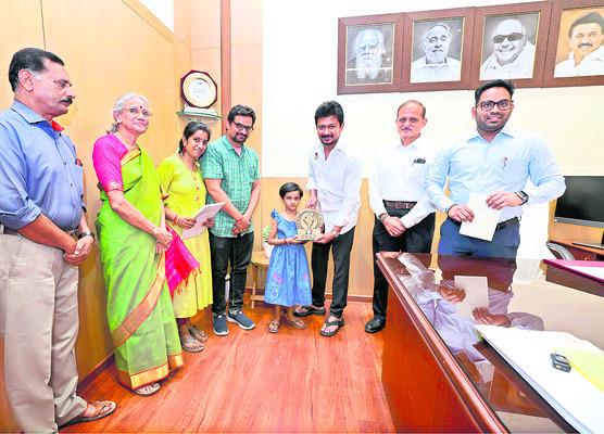 ● అంబులెన్స్ సేవ 1