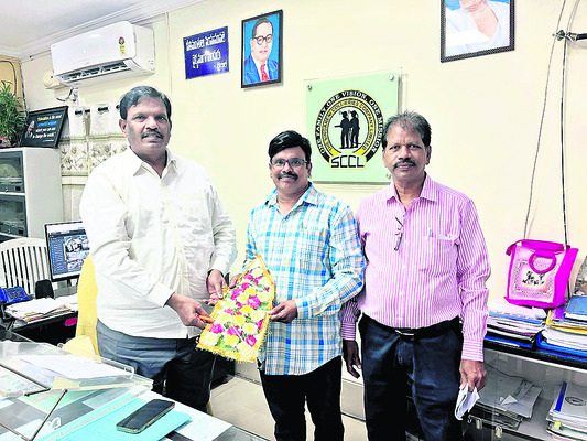 కిష్టారం ఓసీ వెల్ఫేర్ ఆఫీసర్గా శ్రీనివాస్2