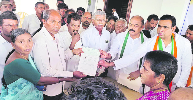 ఆదరణను చూసి ఓర్వలేకే..1