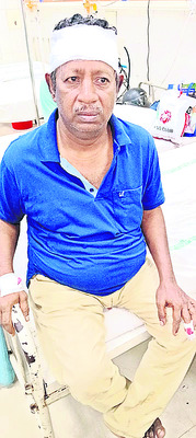 డీటీవో భవనం మెట్లు కూలి ఒకరికి గాయాలు2