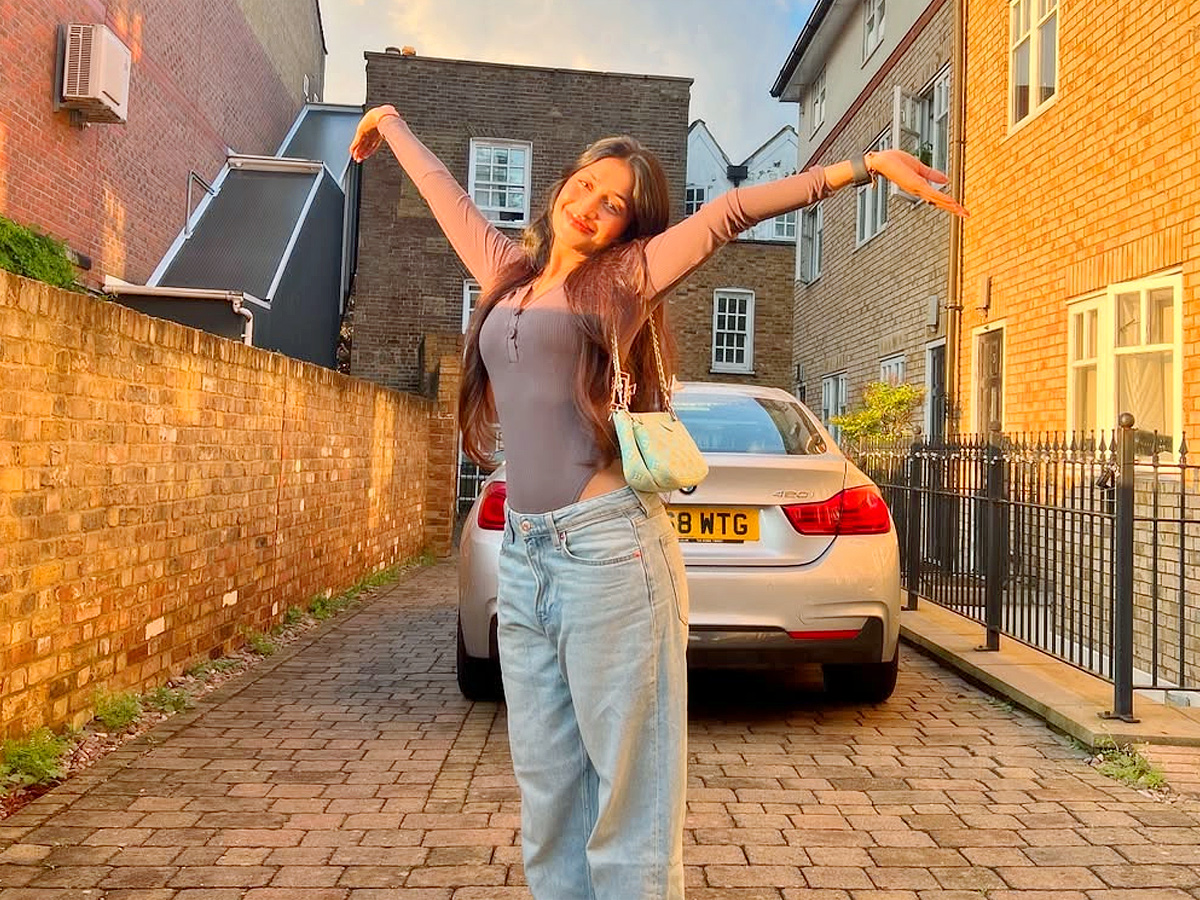 Dhanashree Verma Enjoying London vacation Photos2