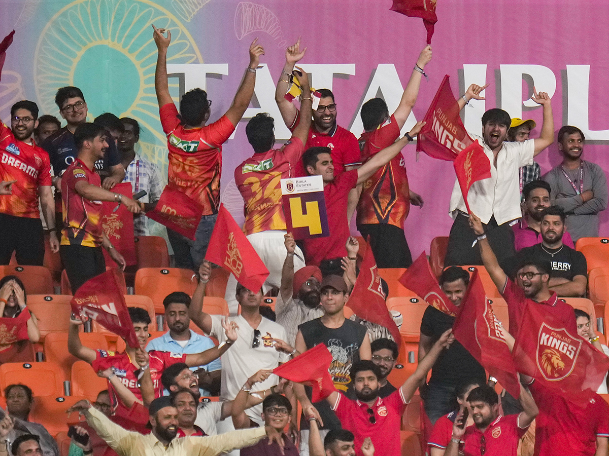 Royal Challengers Bengaluru And Punjab Kings IPL Qualifier 1 Match Photos12