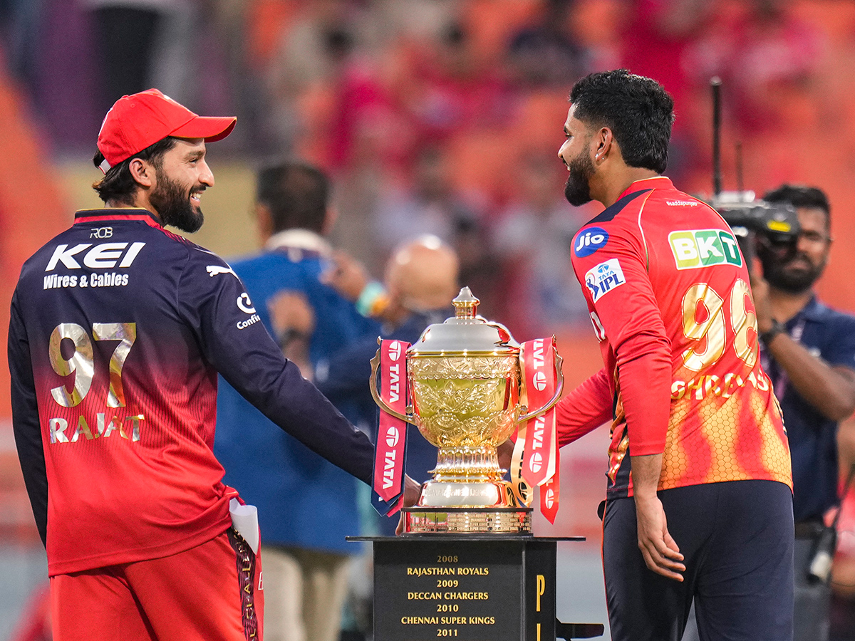 Royal Challengers Bengaluru And Punjab Kings IPL Qualifier 1 Match Photos13