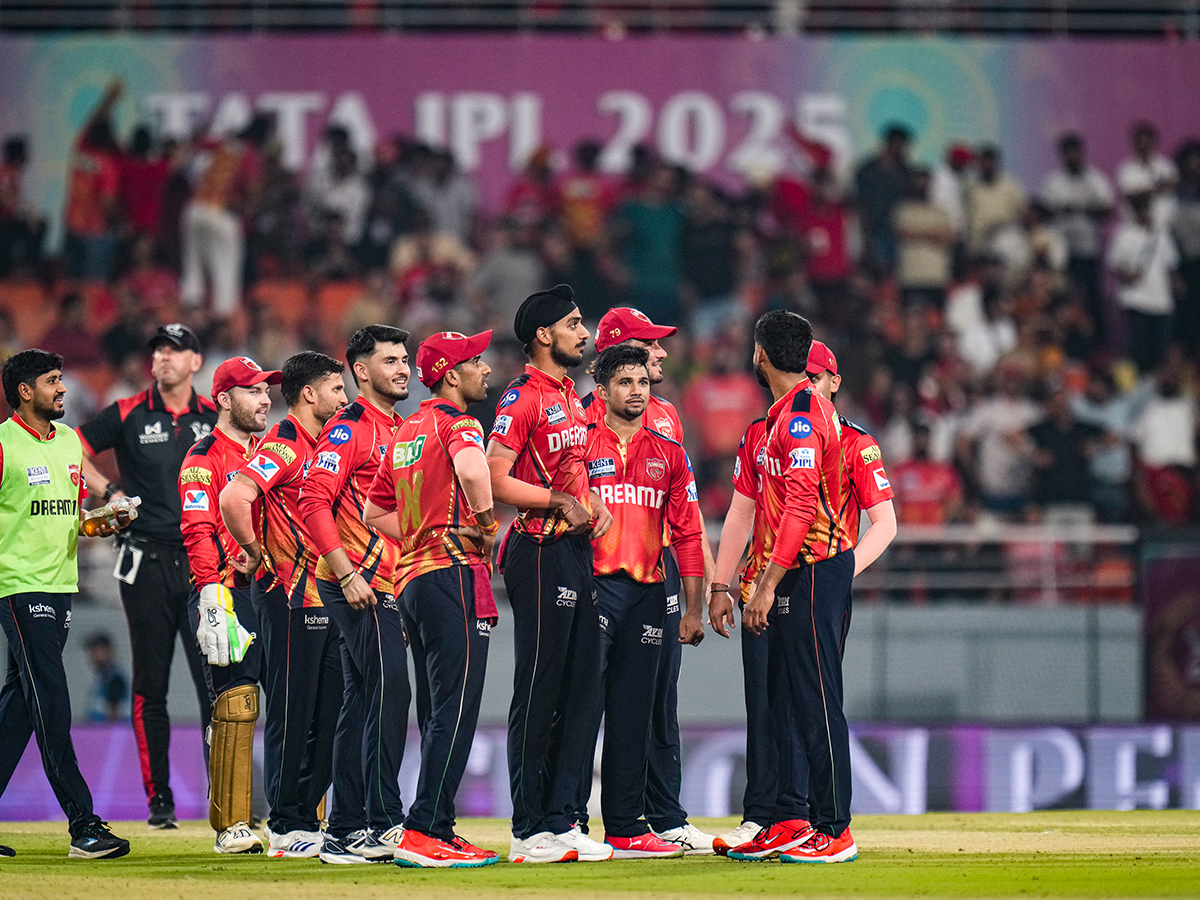 Royal Challengers Bengaluru And Punjab Kings IPL Qualifier 1 Match Photos5