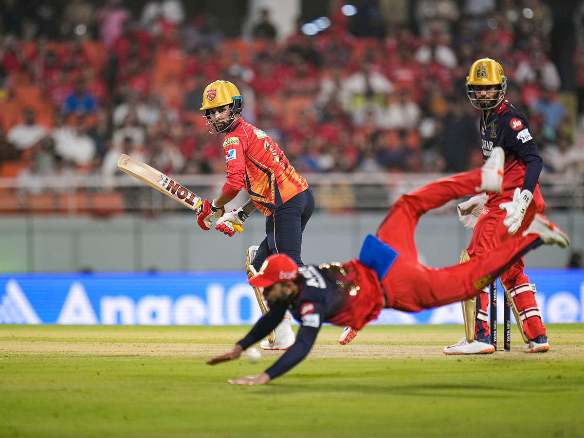 Royal Challengers Bengaluru And Punjab Kings IPL Qualifier 1 Match Photos6