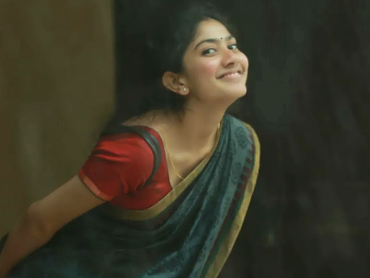 Sai Pallavi Remembers Her Role As Malar in the movie Premam Photos15