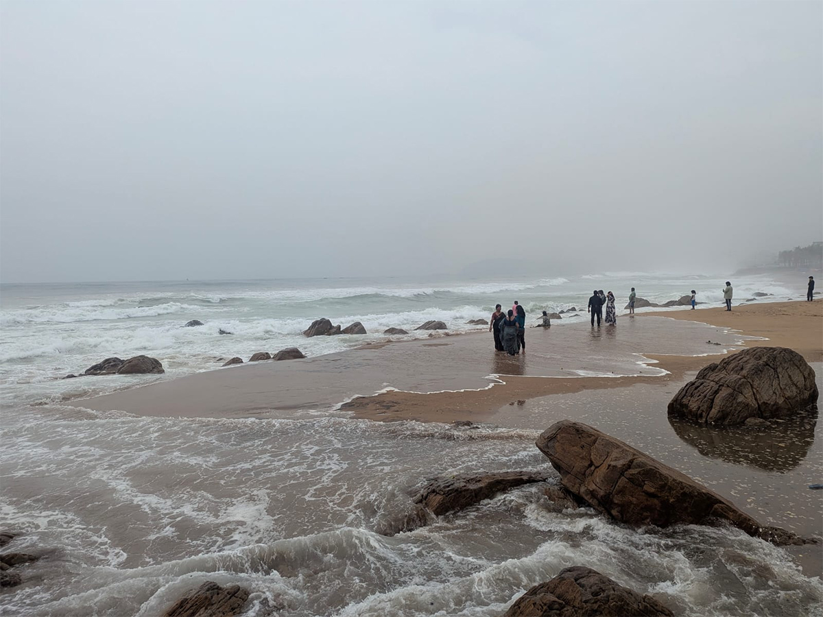 heavy rainfall in visakhapatnam photos10