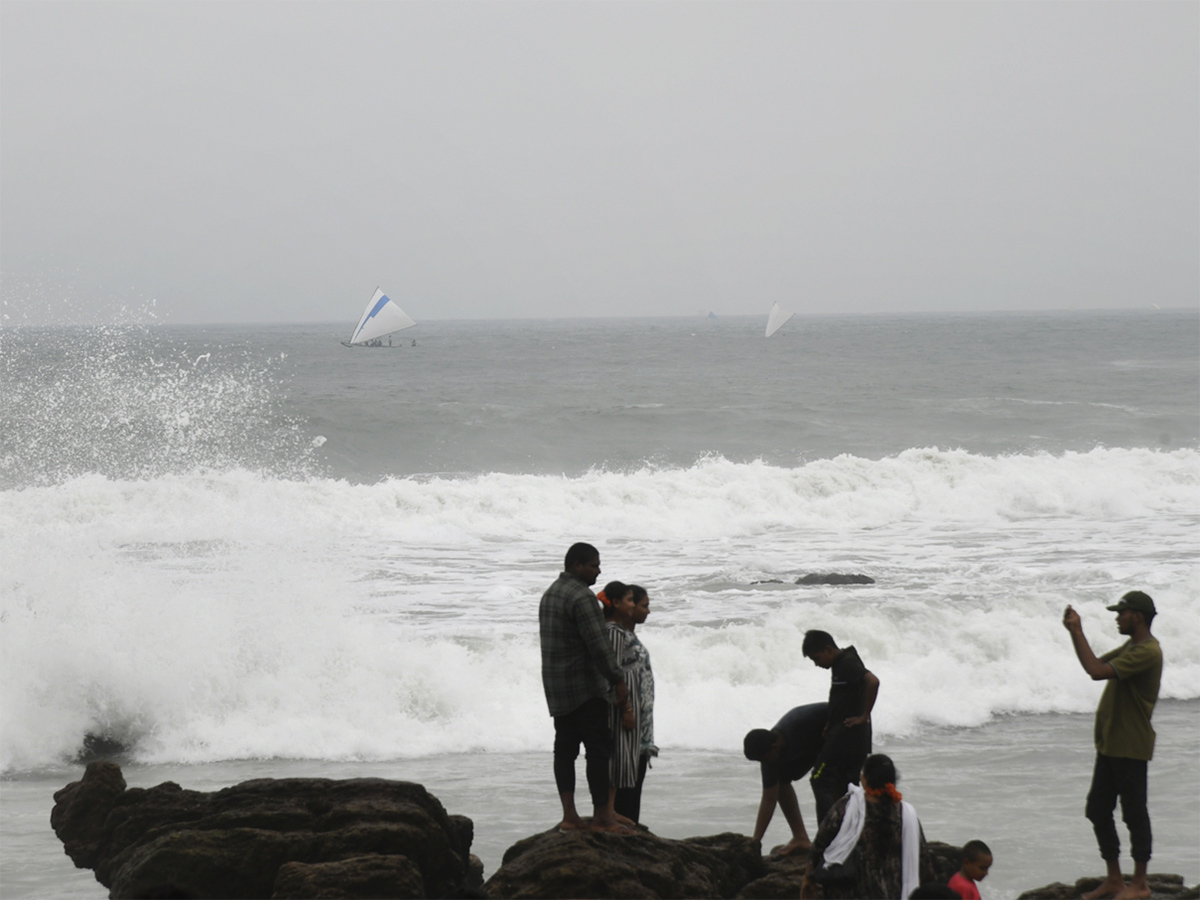 heavy rainfall in visakhapatnam photos17
