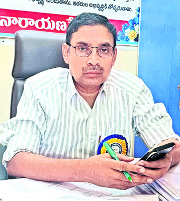 కుటుంబ పోషణ భారం.. 
2